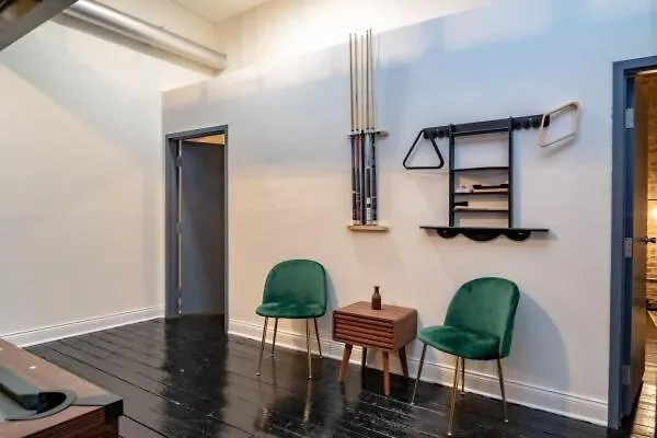 Luxury 5br South Loop, Mccormick Place, Pool Table Apartment