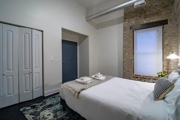 Luxury 5br South Loop, Mccormick Place, Pool Table